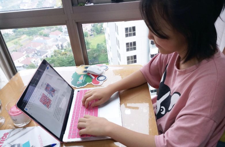 Belajar di Dunia Virtual: Apakah Sekolah Fisik Masih Relevan?
