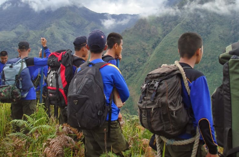 Sekolah dengan Kurikulum Mendaki Gunung: Ilmu Pengetahuan dari Alam Terbuka